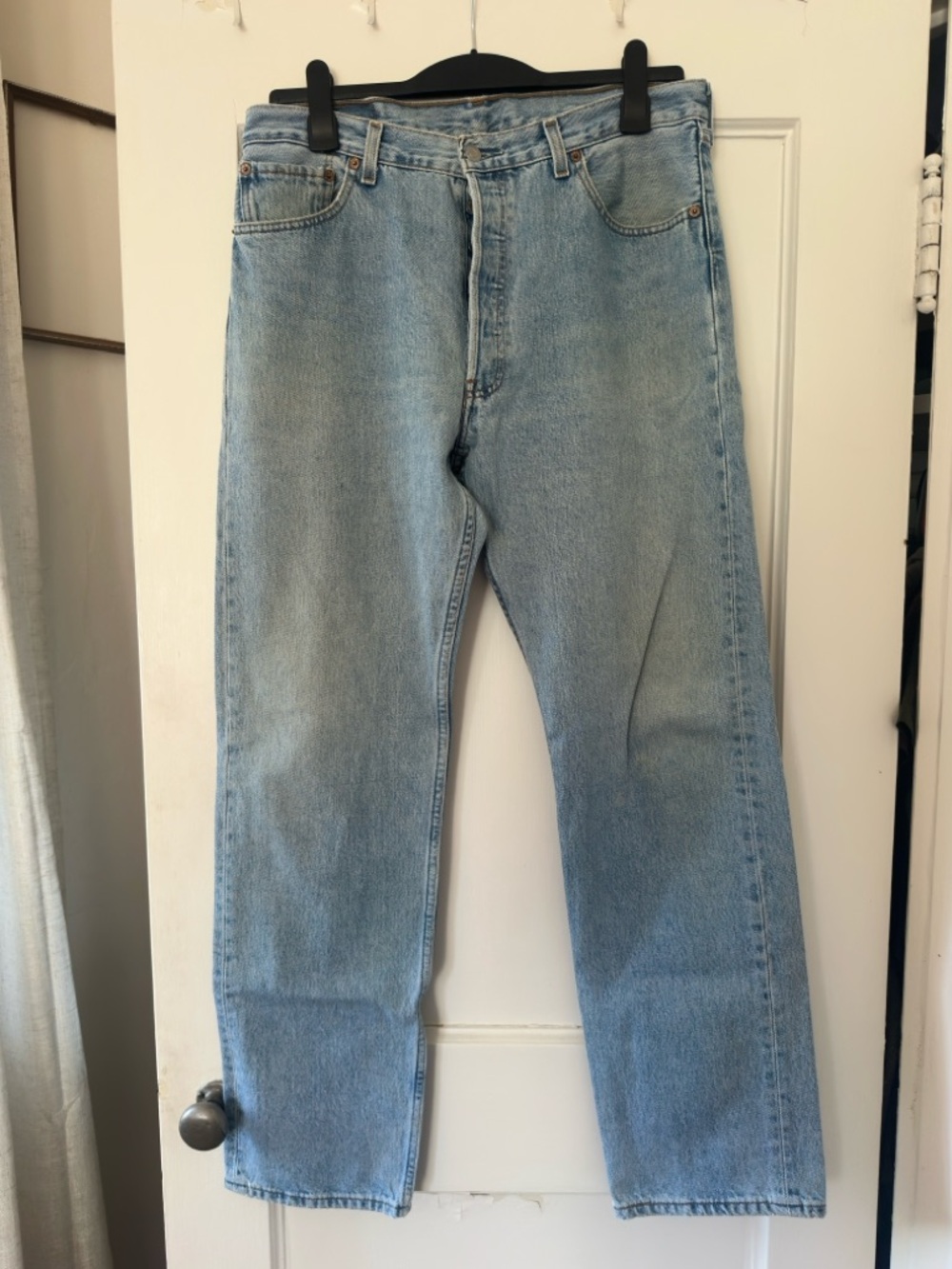 Vintage Levi's 501 Light Blue Relaxed Straight Jeans